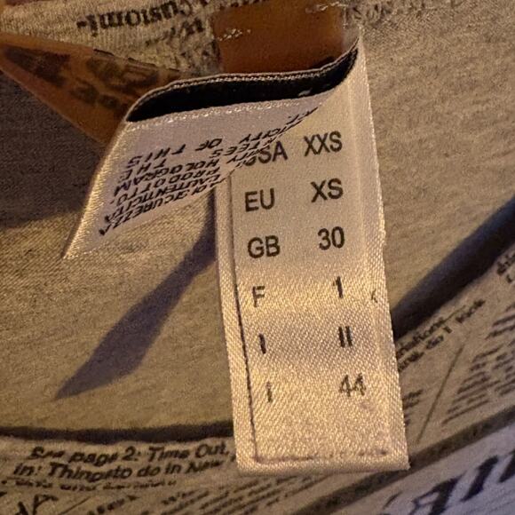 John Galliano, authentic newspaper print xxs Tee - Picture 4 of 6
